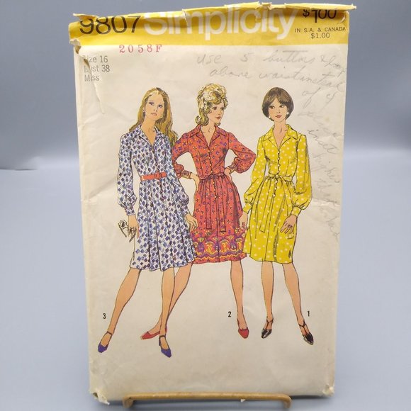 Vintage Sewing PATTERN Simplicity 9807, Misses 1971 Shirt Dress with Two Skirts - Picture 1 of 2